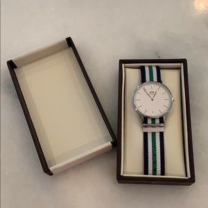 EUC Daniel Wellington Men’s Watch Blue Green Band